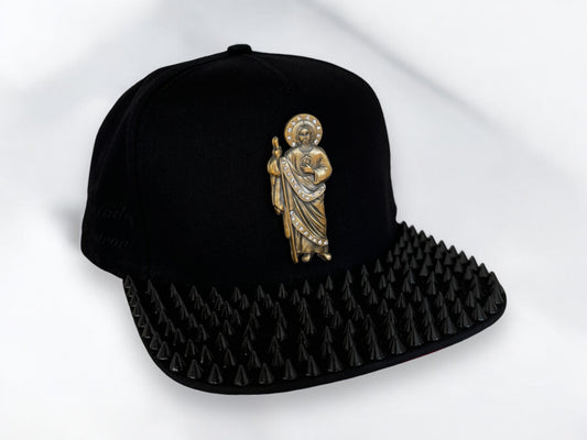 San Judas Hat Persinalizada con Spikes en la vicera. Disponible por tiempo limitado