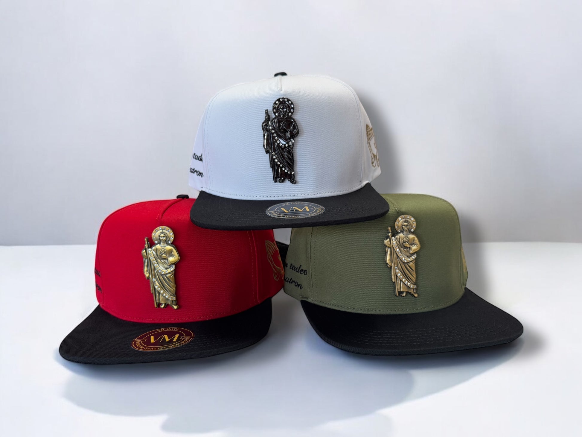 San Judas Hat con Pin Metalico