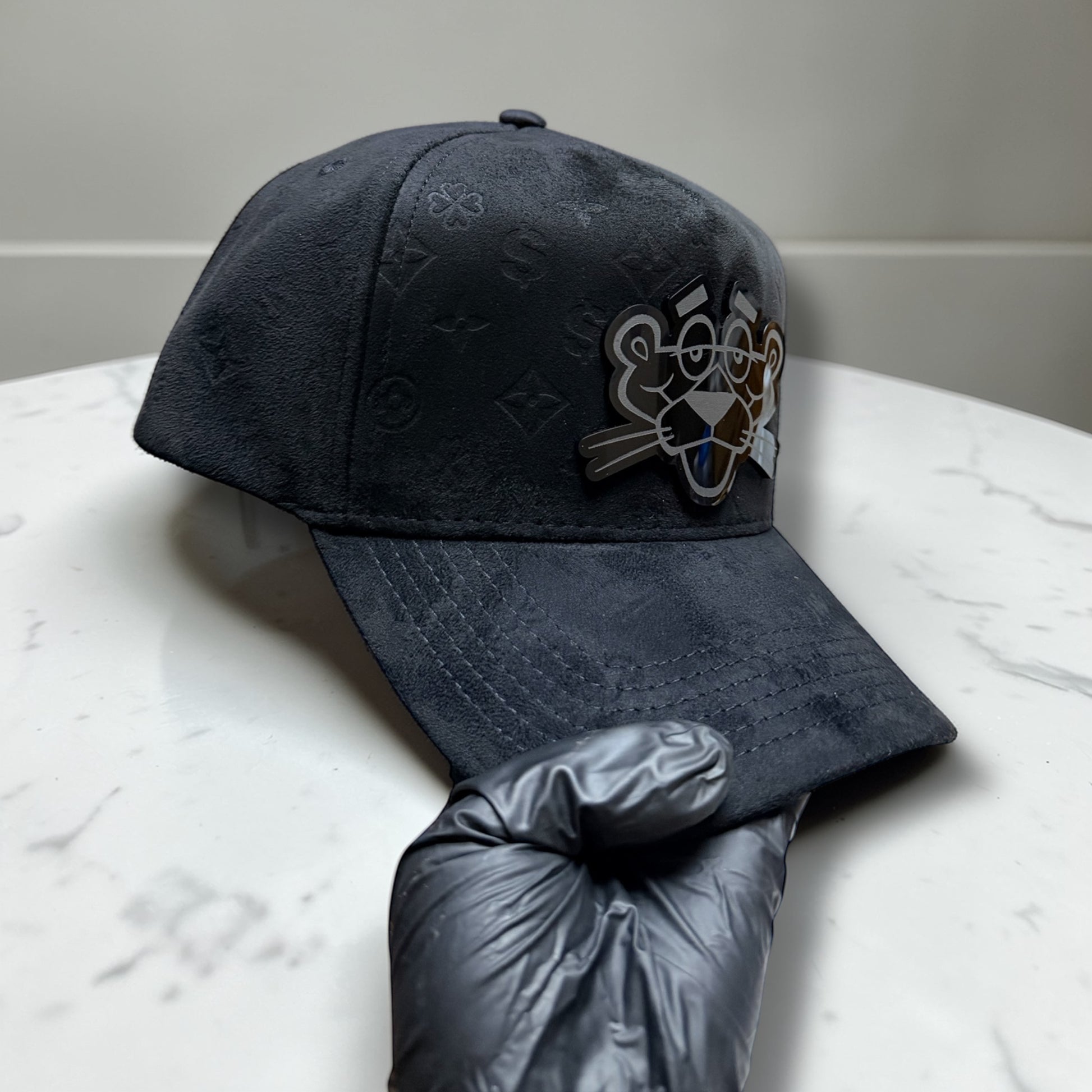 Panther Hats en Gamuza con Grabados