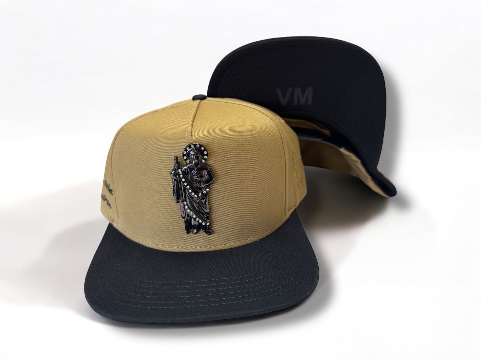 San Judas Hat con Pin Metalico
