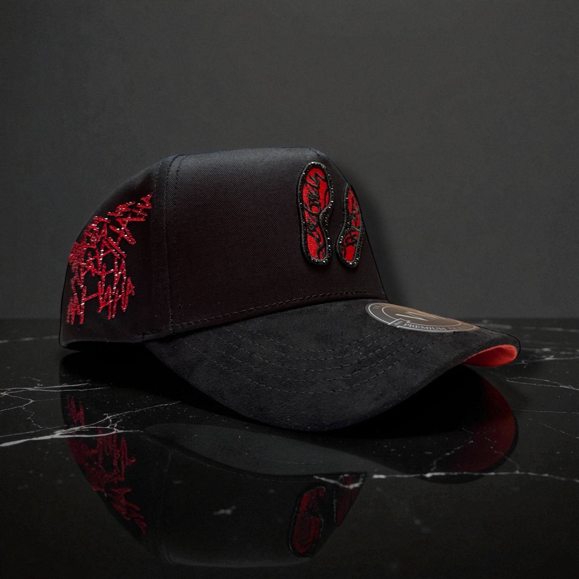 Suelita Roja Hat visera en Gamusa