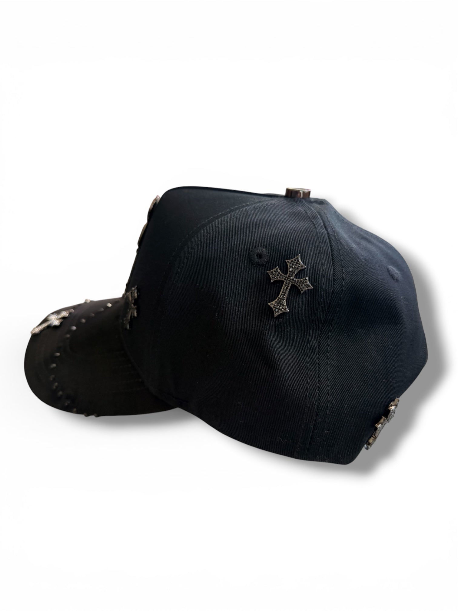 San Judas con cruces de pin