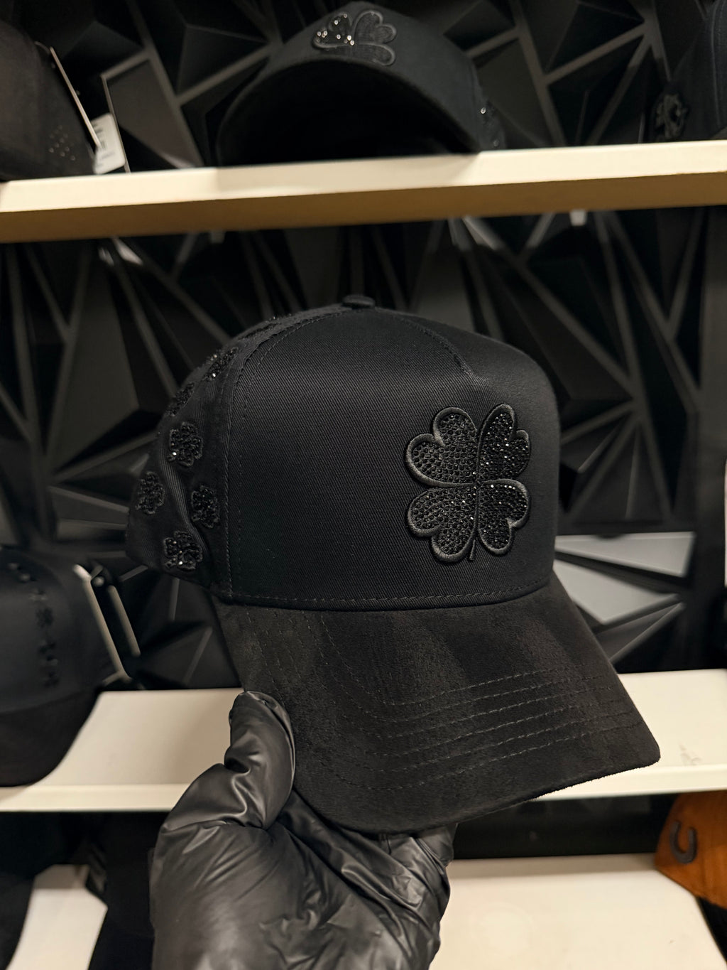 Trébol Hat With rhinestones