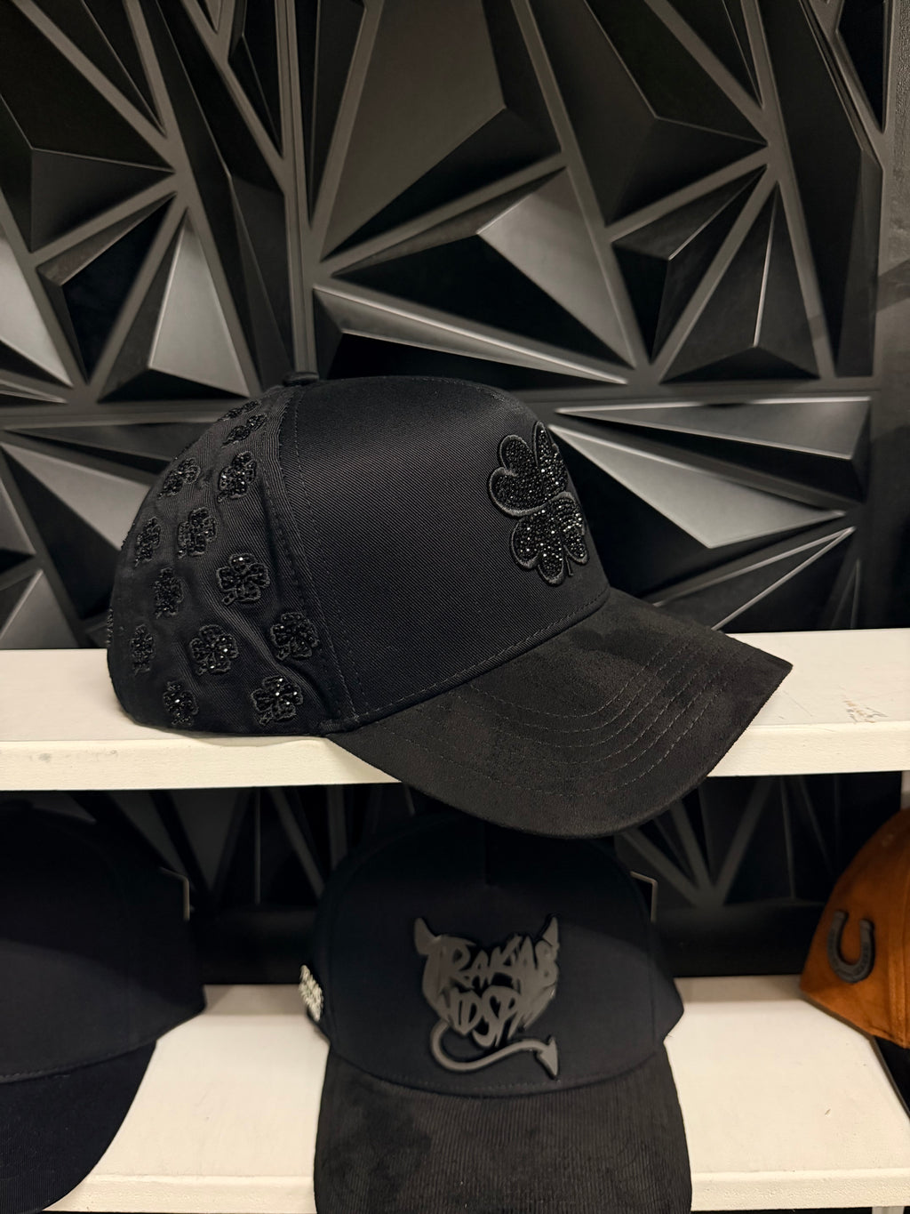 Trébol Hat With rhinestones