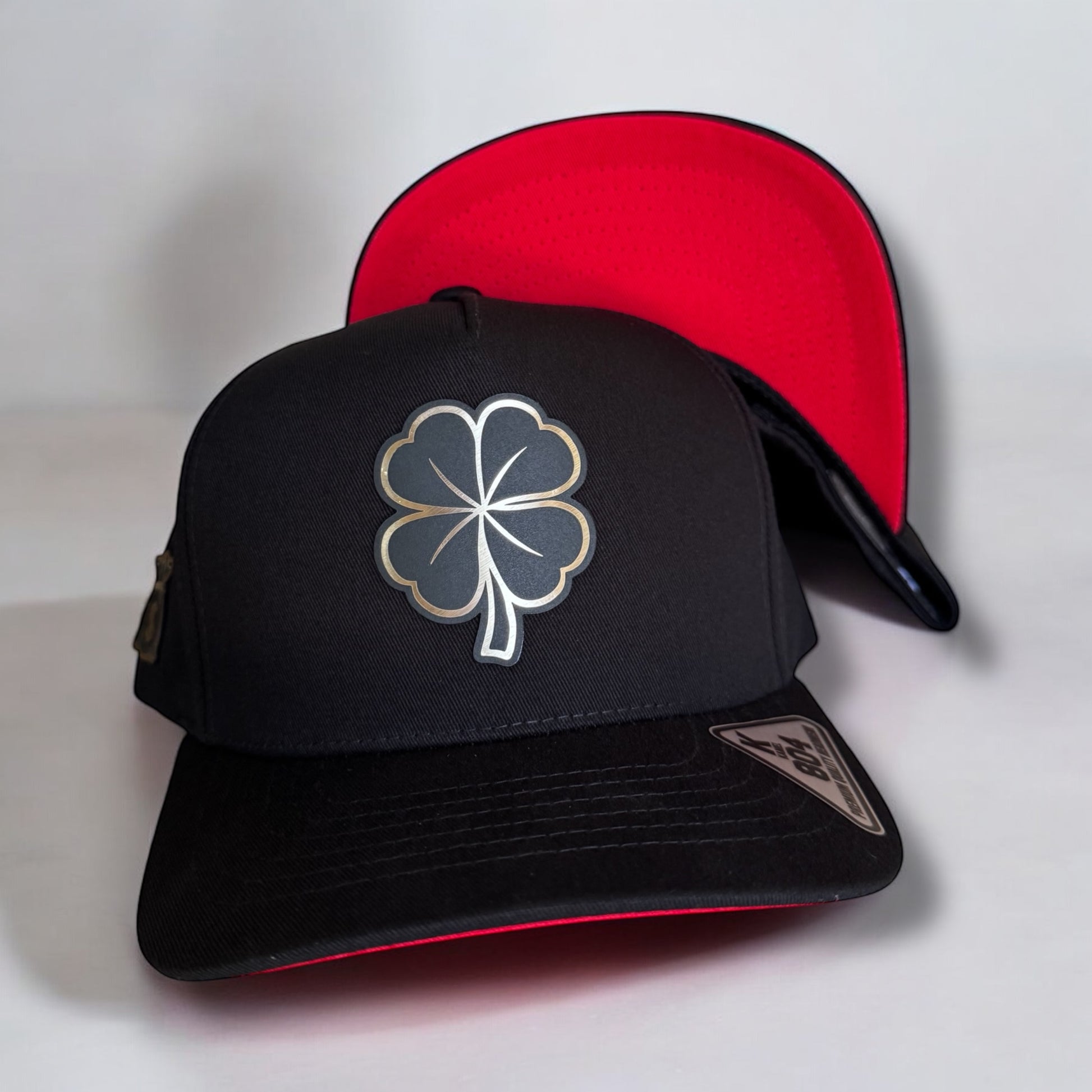 Trebol Dorado Hat Black Red