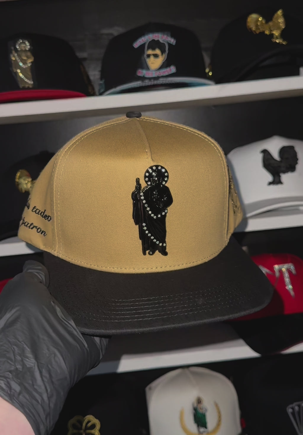 San Judas Hat con Pin Metalico